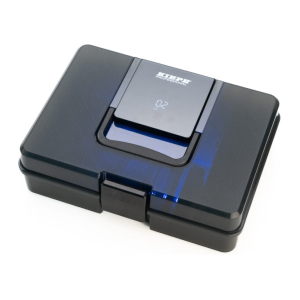 Display-ul digital al cutiei de dezinfectare Kiepe, arătând ciclul de 10 minute, cu lumina de dezinfectare UV activată.