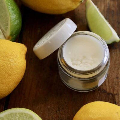 Borcan sticlă ulei pre-shave Martin de Candre 45ml cu cocos și lămâie, textura Solidă (