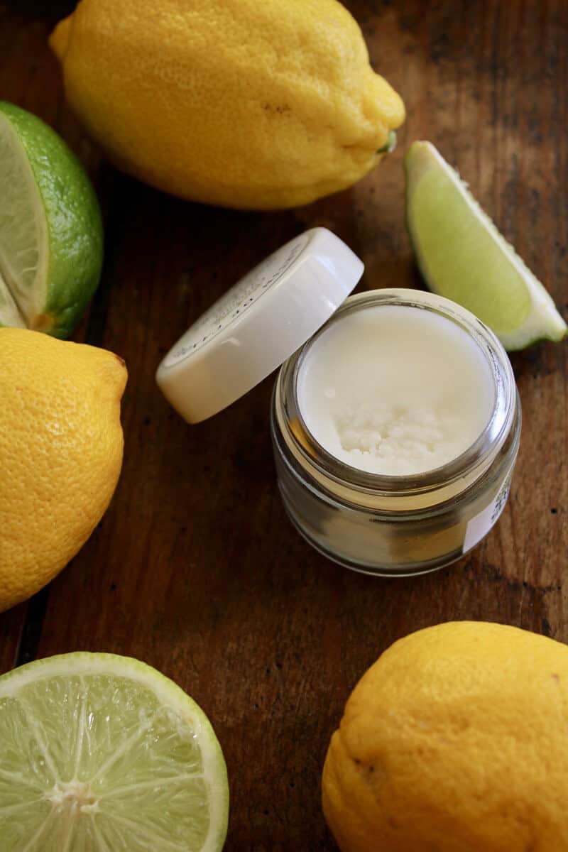 Borcan sticlă ulei pre-shave Martin de Candre 45ml cu cocos și lămâie, textura Solidă (